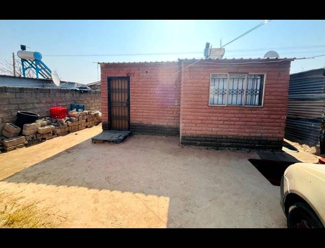 1 BEDROOM HOUSE FOR SALE IN OLIEVENHOUTBOSCH
